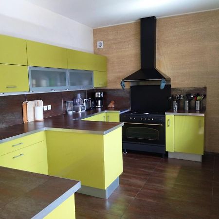 Villa La Charmeuse Fleurie Collias Extérieur photo