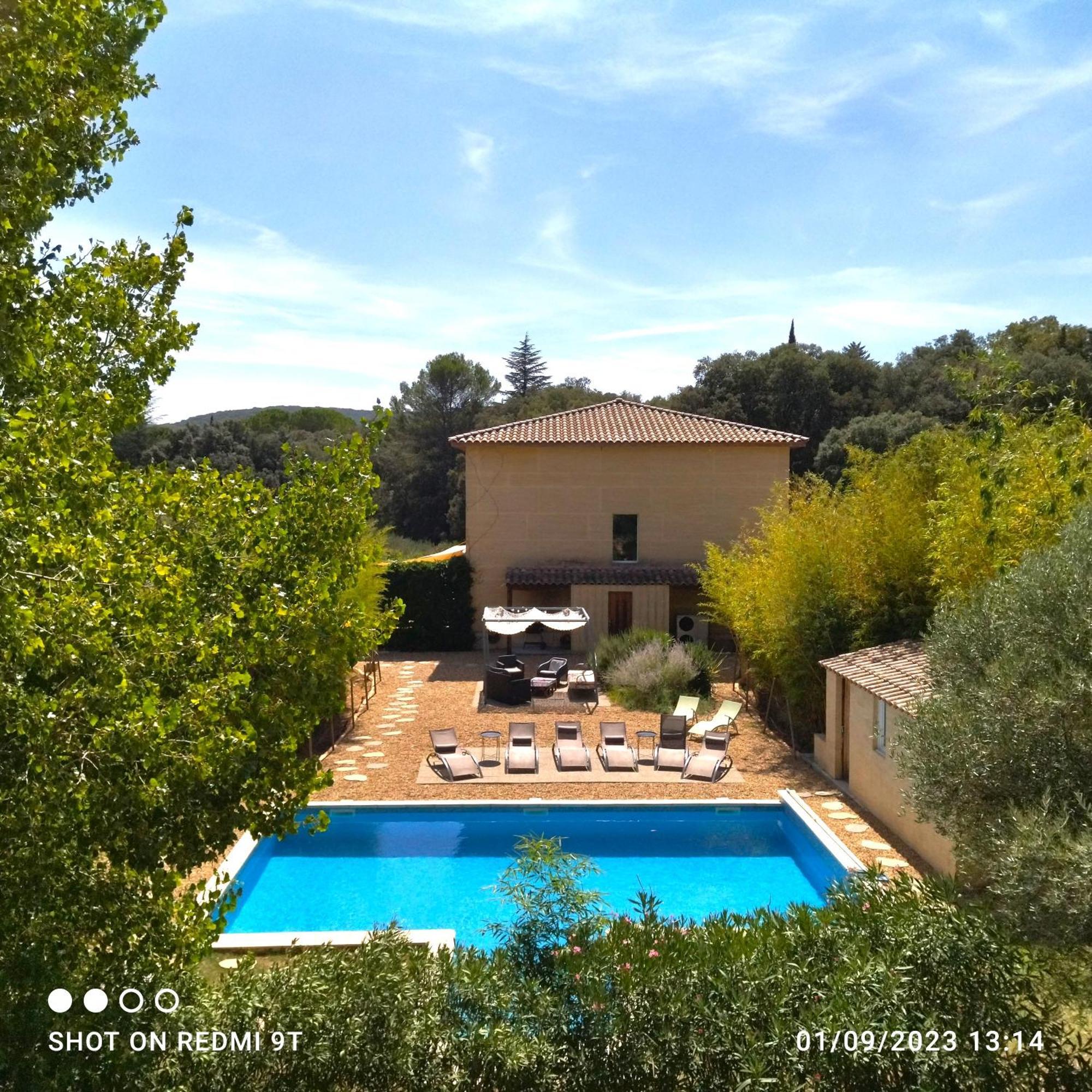 Villa La Charmeuse Fleurie Collias Extérieur photo